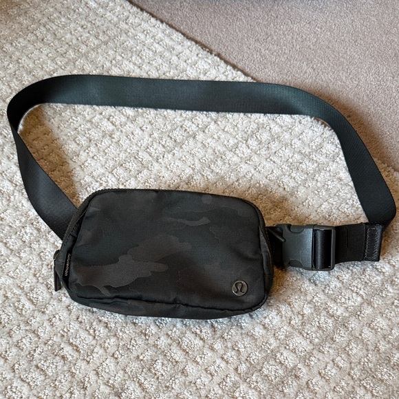 lululemon athletica Handbags - Lululemon Camo Everywhere Belt Bag 1L